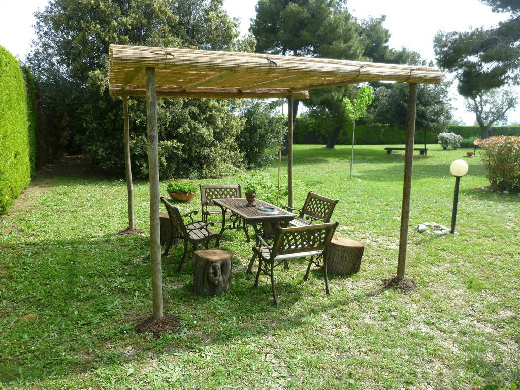 Villa Dolcevita San Costanzo Exterior foto